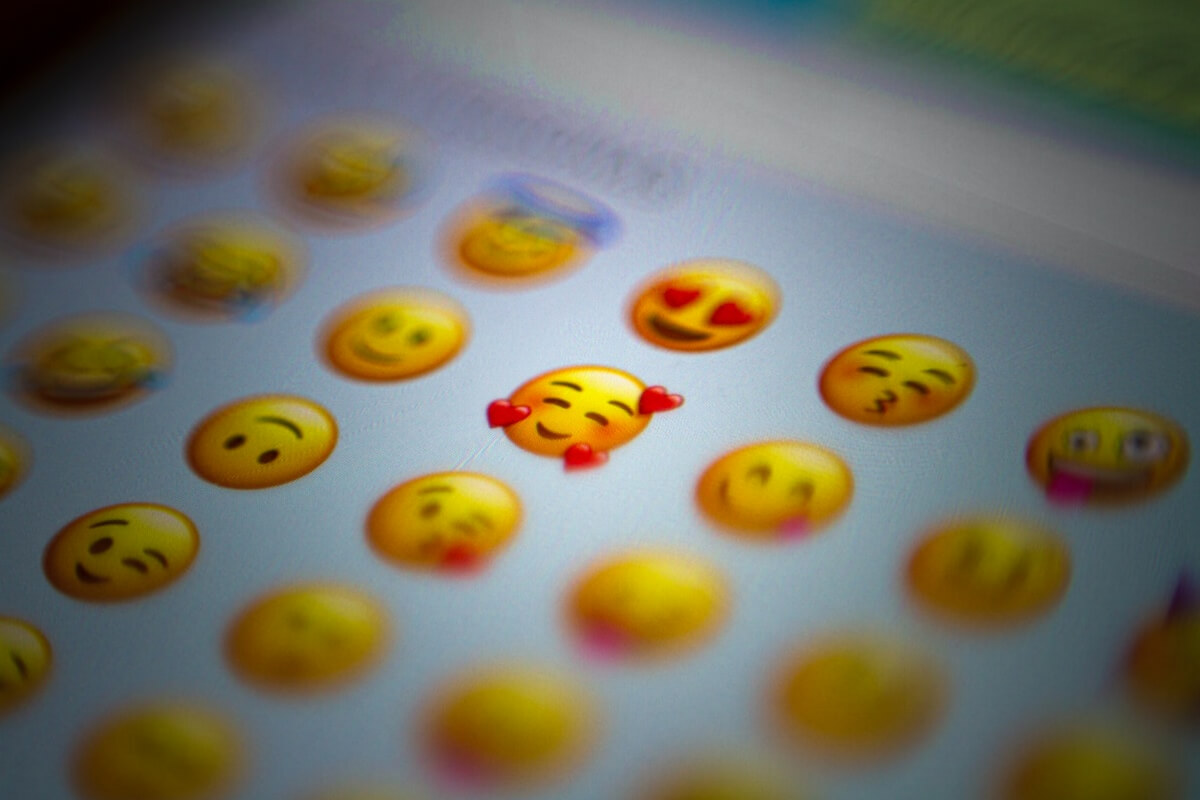 寫自介請勿有過多的emoji表情符號